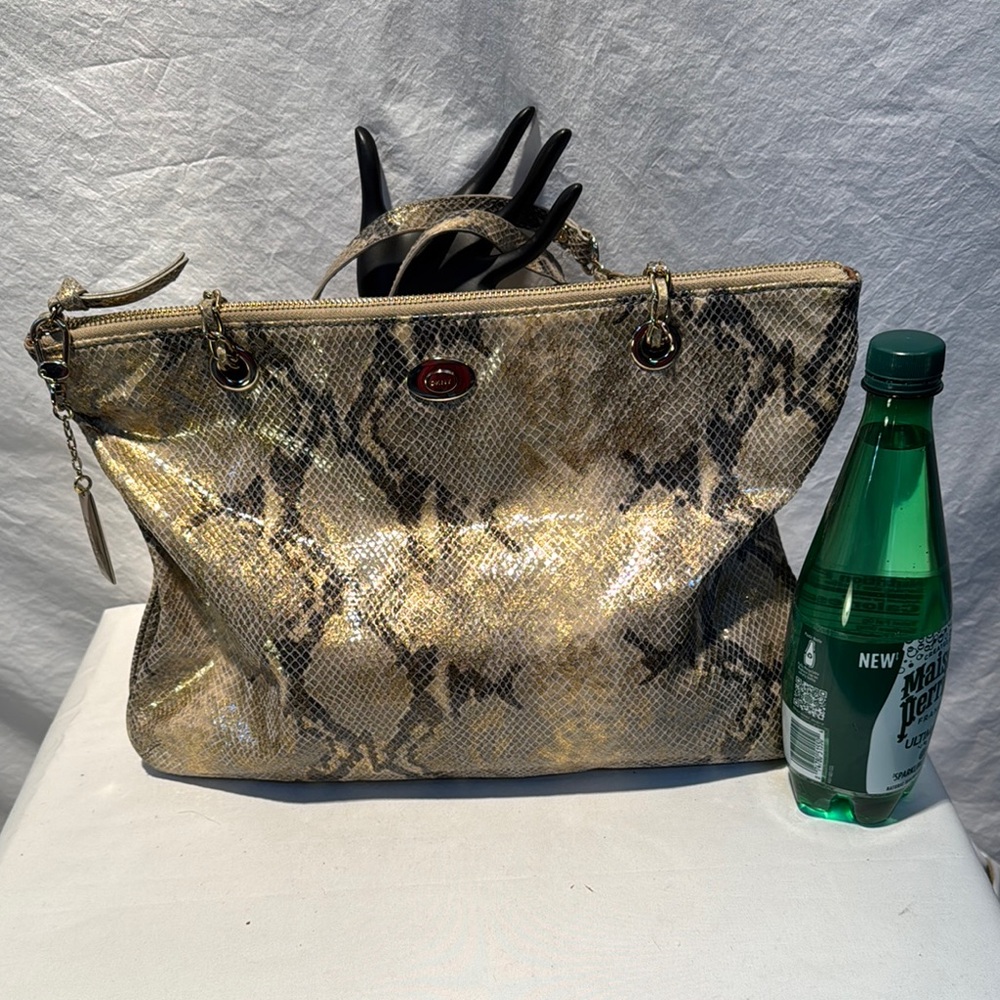 DKNY Elegant Gold and Black Genuine Leather Snakeskin Women’s Bag - Picture 2 of 16